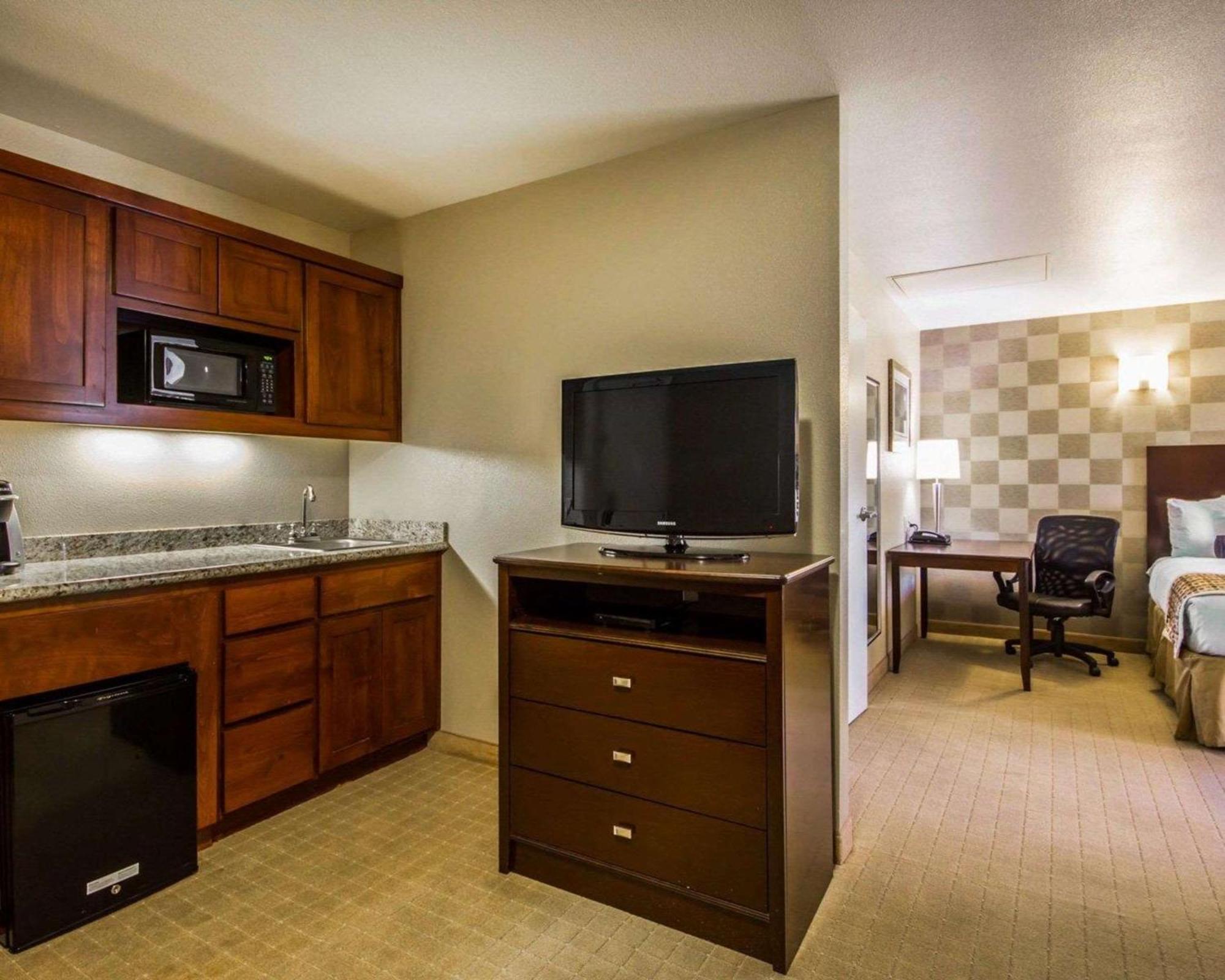 Queen Suite with Sofa Bed