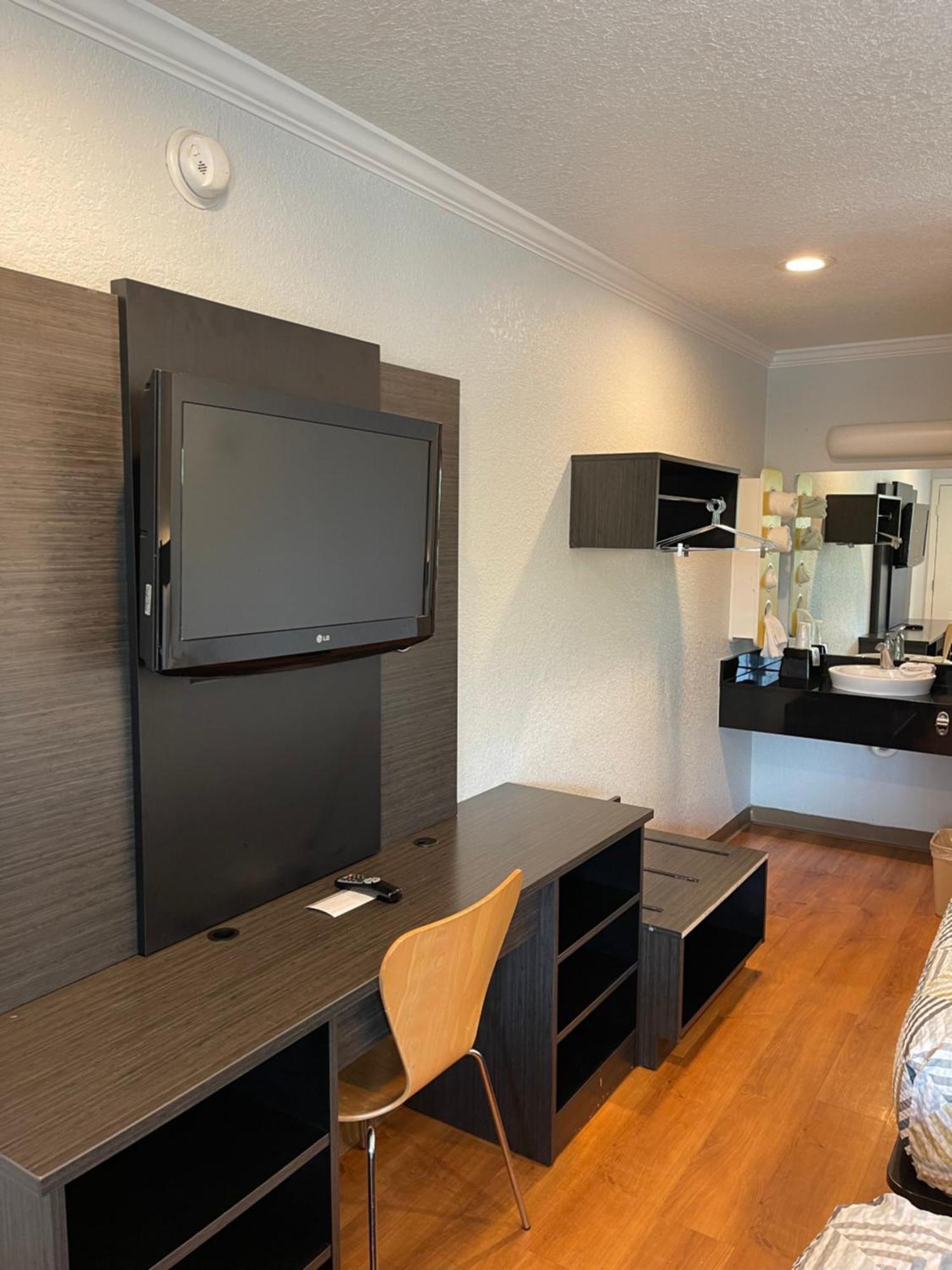 Quadruple Room,1542363403:JPEG