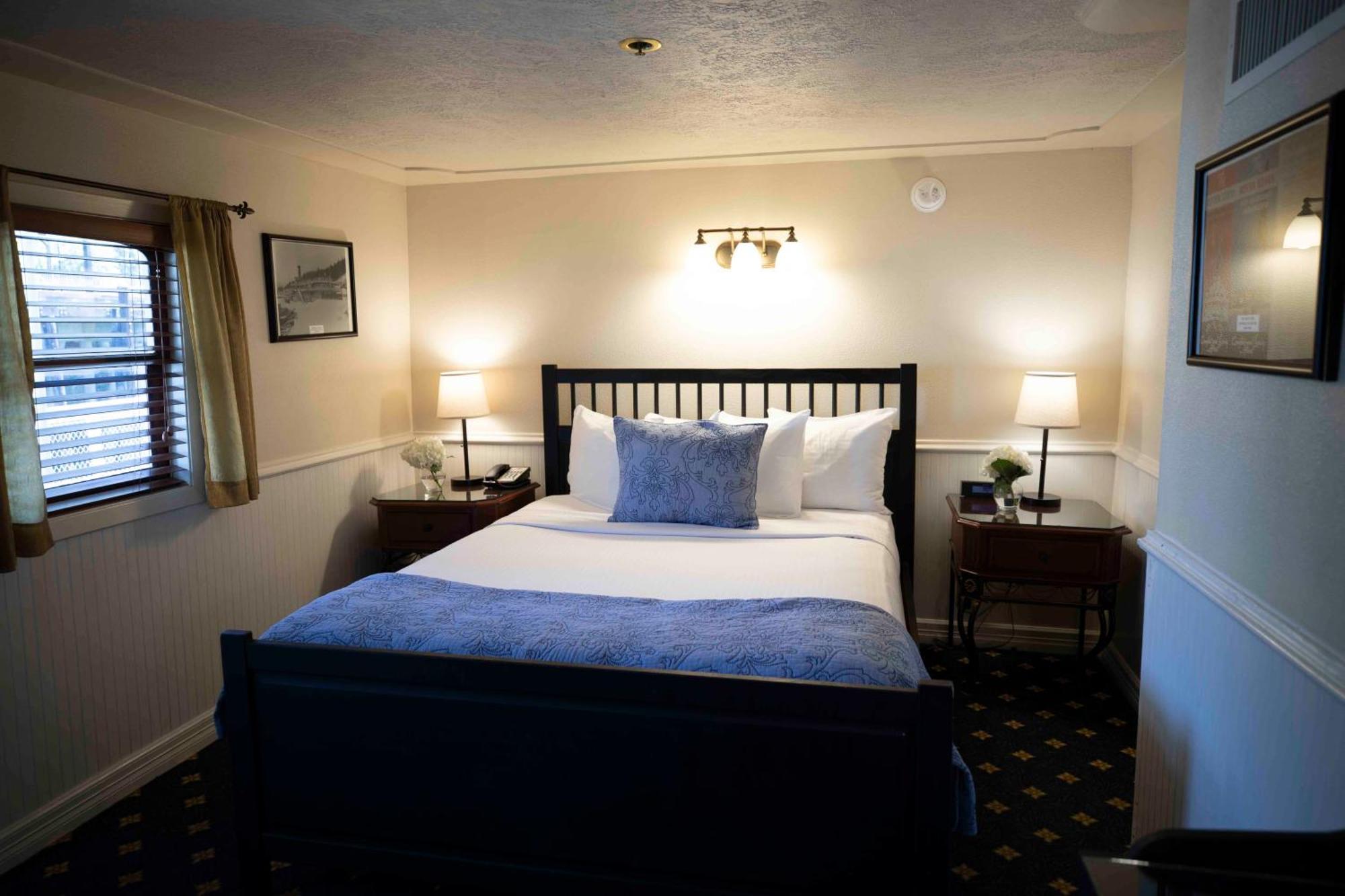 City View Queen Stateroom