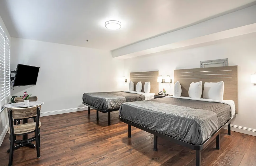 The Greens Hotel On Del Paso-1