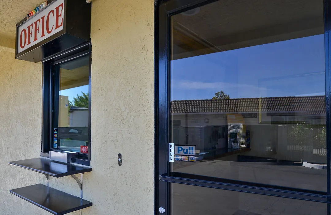 Rodeway Inn, Little Saigon-1